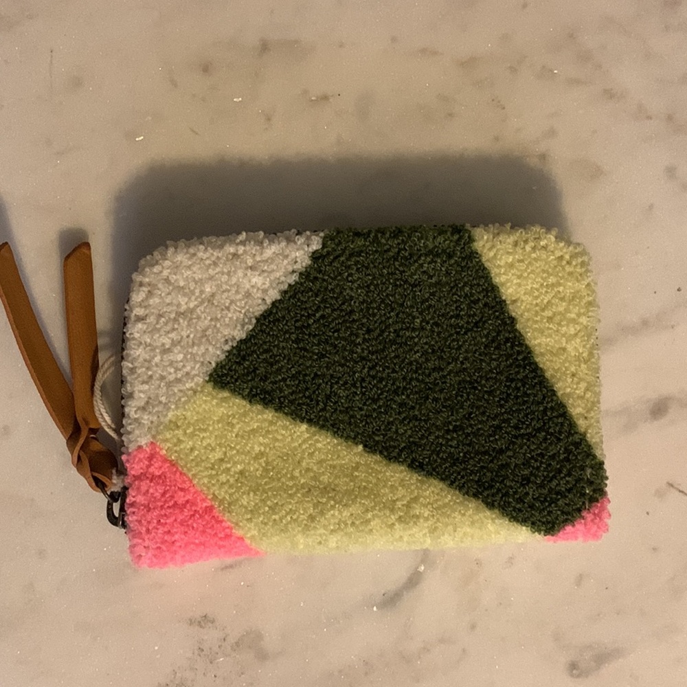 Universal Thread Small Abstract Zip Around Wallet - Picture 4 of 9